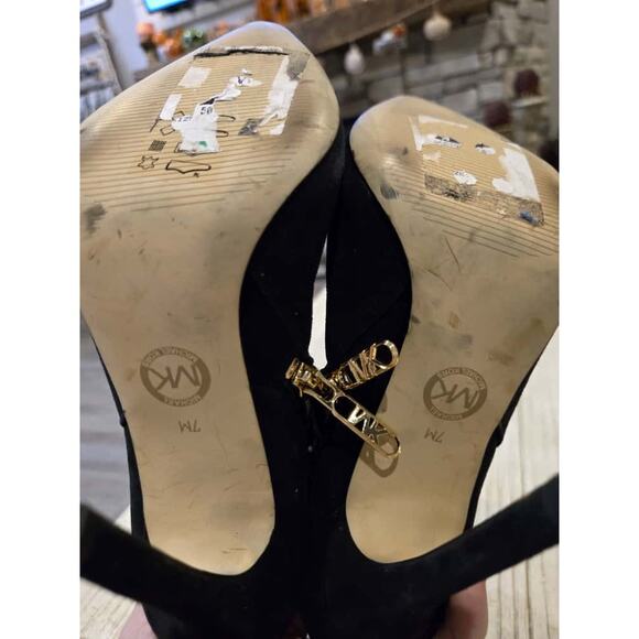 Michael Kors Whitby Women's Black Suede Feather Trim Ankle Bootie Size 7 - Picture 5 of 8